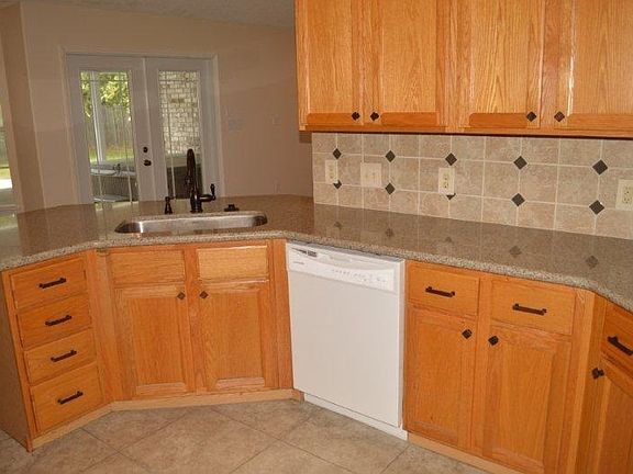 5th image of 3804 Tiger Point Blvd