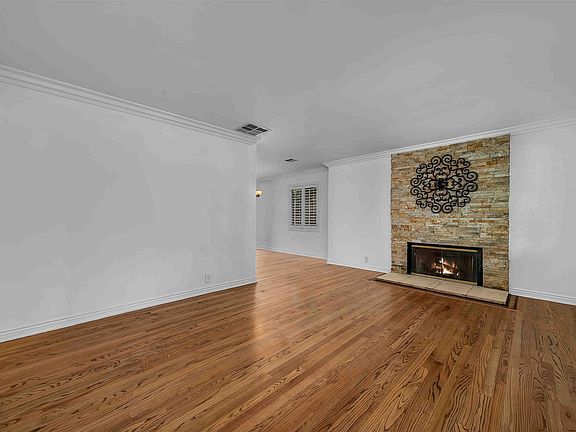 5th image of 4932 Ledge Ave