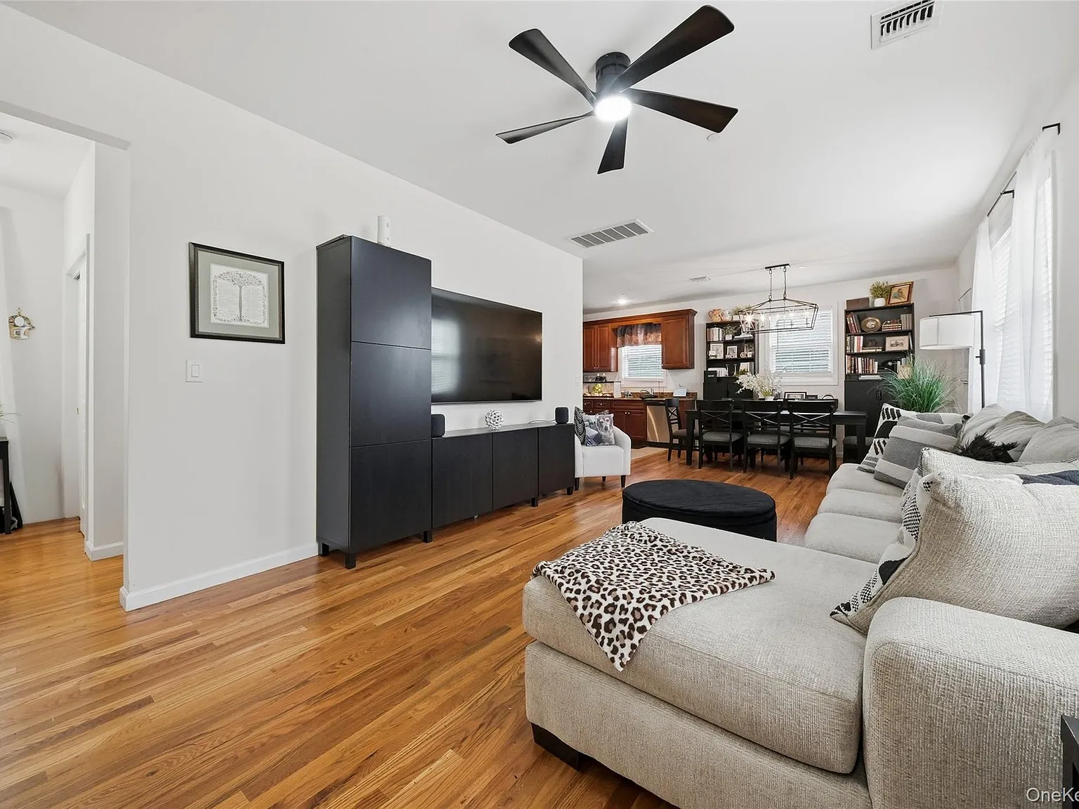 3 bed, 2.5 bath, 1485 sqft, $4,750 — Photo 4