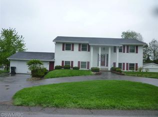 2206 Timberlane Dr, Jenison, MI 49428