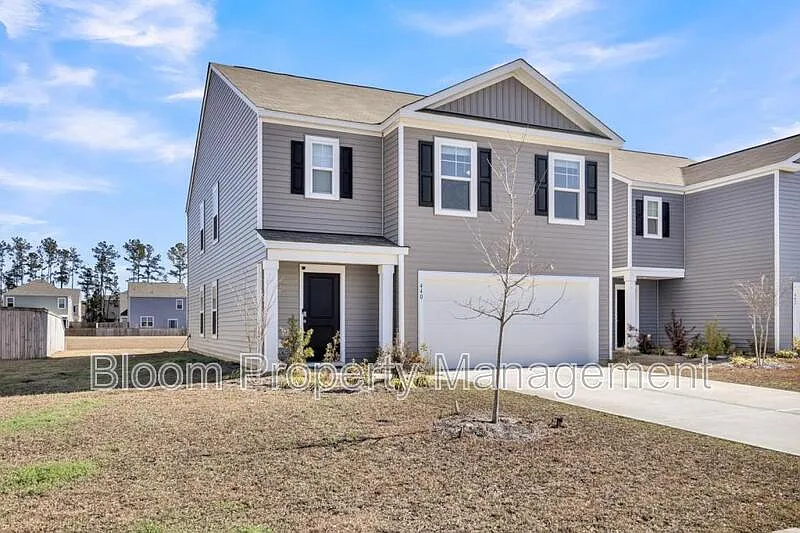 5 bed, 3.0 bath, 2361 sqft, $2,400 — Photo 3