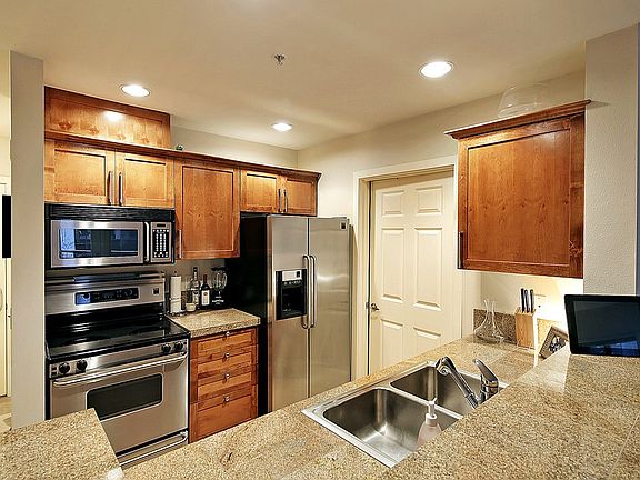 5th image of 123 Queen Anne Ave N APT 509
