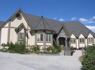 104 Cypress Dr, Lake Arrowhead, CA 92352