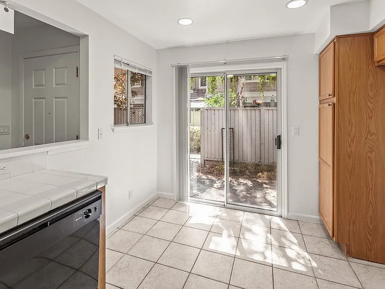 6125 Lambeck Ln — Photo 16