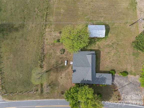 2nd image of 504 Old Henrietta Rd