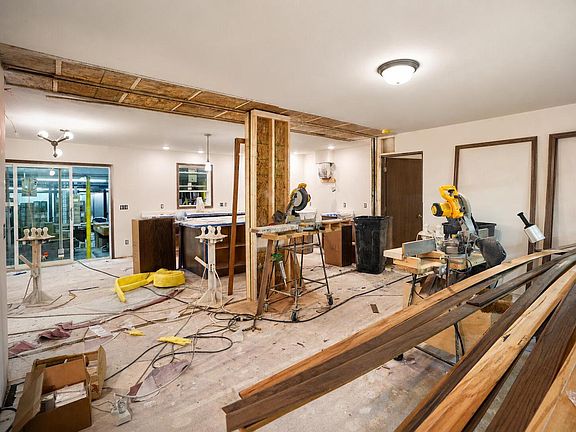 3rd image of 1296 E Bluff ROAD