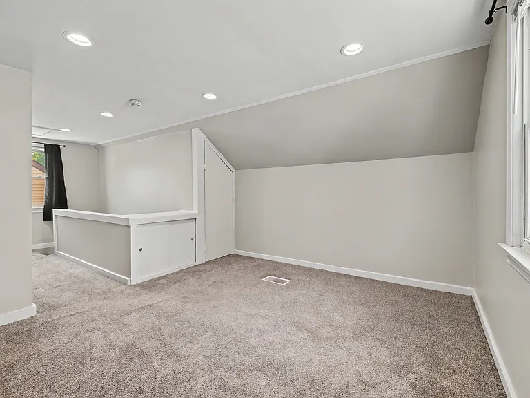 505 Minerva Ave — Photo 10