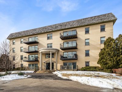9601 W Golf Rd Unit 201, Des Plaines, IL, 60016