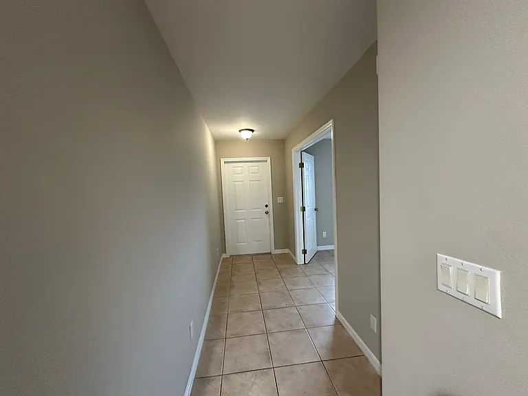 558 SE 5th Ave — Photo 7