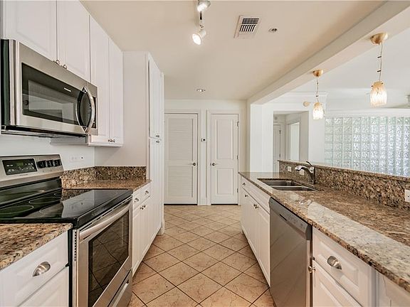 5th image of 275 Bayshore Blvd Unit 406