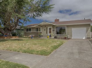 12621 NE Knott St, Portland, OR 97230
