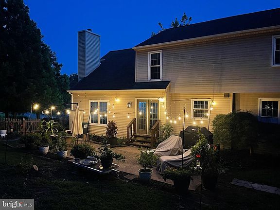 3rd image of 10511 Watford Ln