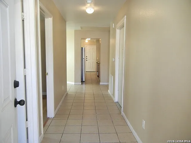 3 bed, 2.0 bath, 1206 sqft, $1,295 — Photo 2