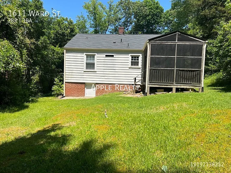 1611 Ward St — Photo 12