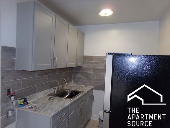 5th image of 1619 W Morse Ave APT 203
