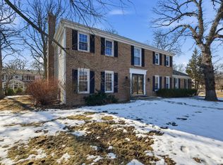 321 Bittersweet Ct, Schaumburg, IL 60193