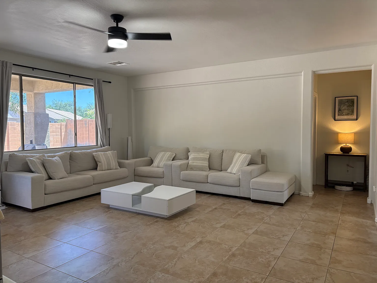 3 bed, 1723 sqft, $2,300 — Photo 3