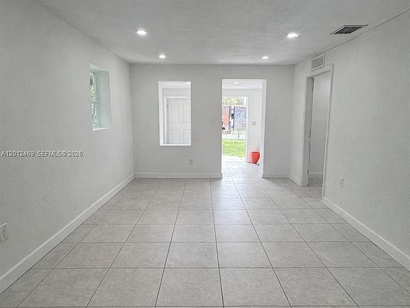 4th image of 1861 NW 112th St