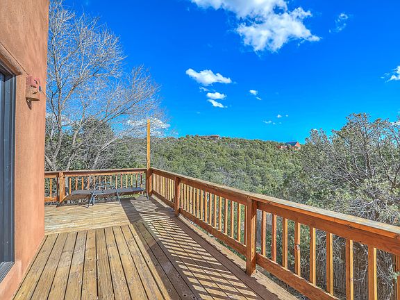 3rd image of 28 Angeles Vista Cir