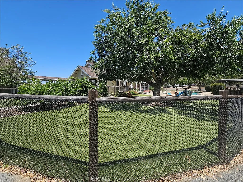 5 bed, 3645 sqft, $4,500 — Photo 4