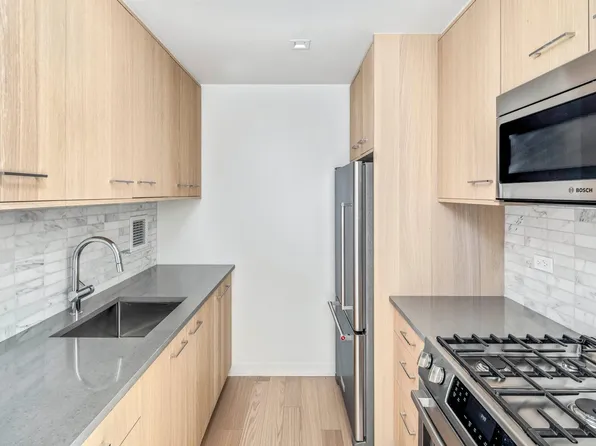 1 Columbus Place image 6 of 30