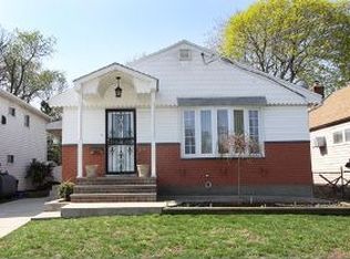 24 Weir St, Hempstead, NY 11550