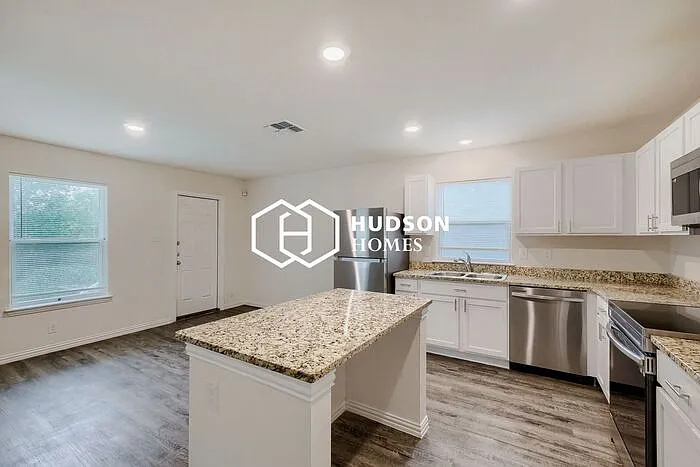 2430 Bermuda Dr — Photo 7