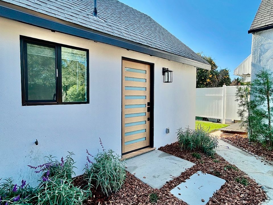 1st image of 6238 Auckland Ave