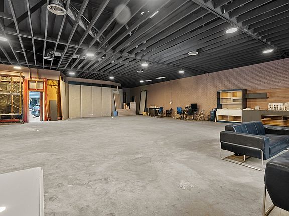 4th image of 5066 Lankershim Blvd