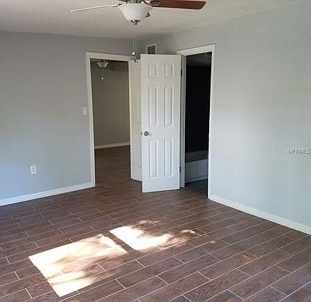 5th image of 2415 Stevens Ave
