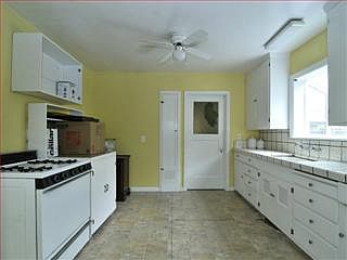 3rd image of 3971 Holly Dr