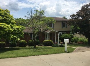 230 Ridgeway Dr, Bridgeport, WV 26330