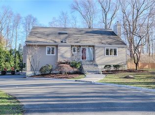 25 Lemon Ct, Fairfield, CT 06825