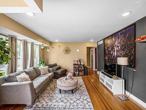 2nd image of 1231 N Stephen Ave