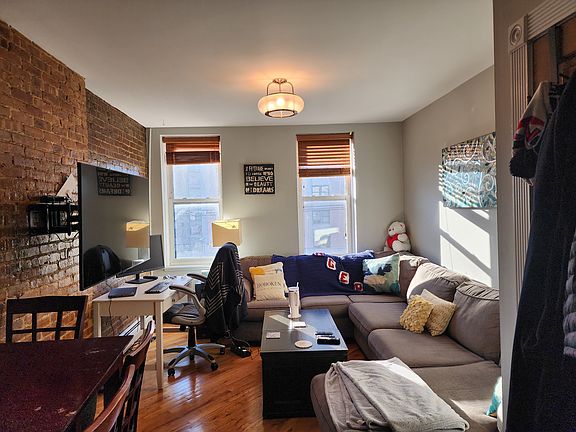 5th image of 218 Jefferson St APT 6
