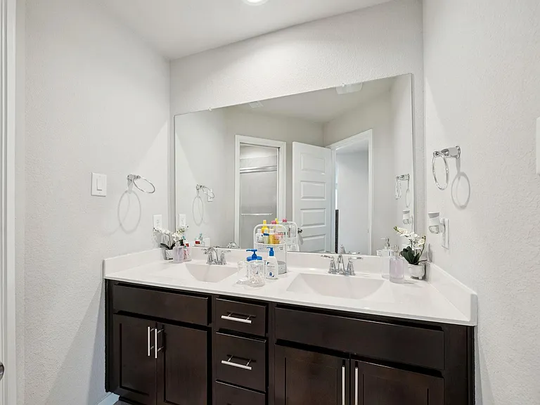 21030 Albany Landing Ln — Photo 20