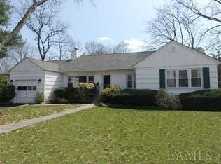 80 Standish Dr, Scarsdale, NY 10583