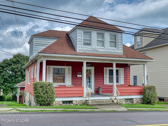 3rd image of 209 Robert St