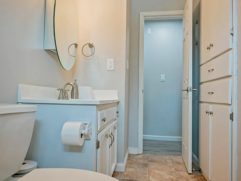 413 SE Lana Ct — Photo 18