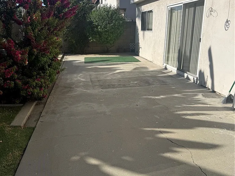17323 Grayland Ave — Photo 46