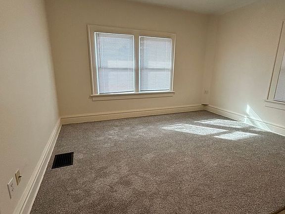 4th image of 400 Kendall Pl APT 3