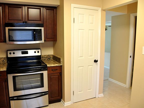 5th image of 731 Tilden Pl