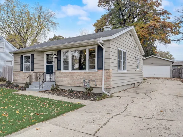 33258 N Battershall Rd, Grayslake, IL 60030