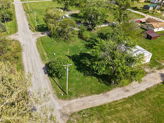 2nd image of 808 Lincoln Ave