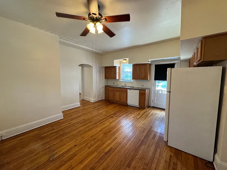 636 N New St — Photo 5