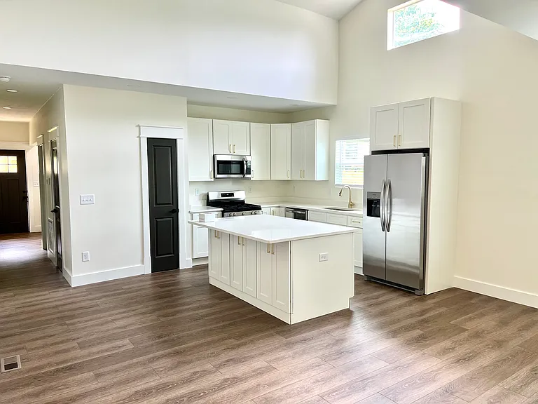 508 Cambridge St — Photo 3