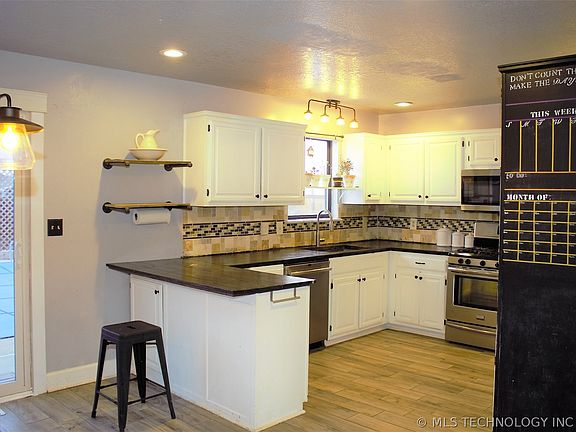 4th image of 1217 E 138th Pl