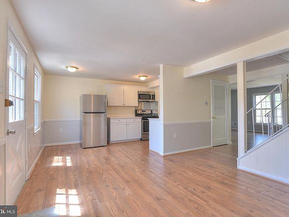 4th image of 4520 Arendale Sq
