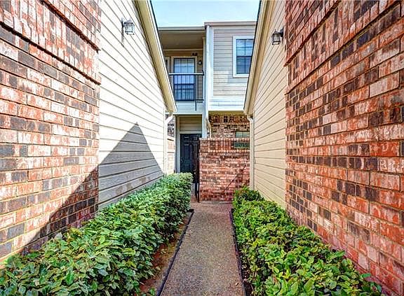 4th image of 205 Oakbrook Dr