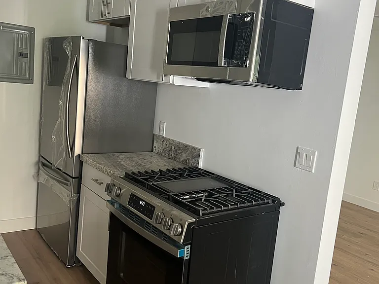 5833 Gregory Ave #7 — Photo 4